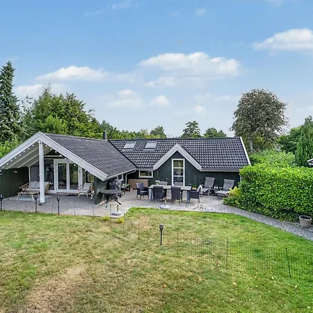 Aleksis - 900m From The Sea By Interhome Ferienhaus Bøtø By