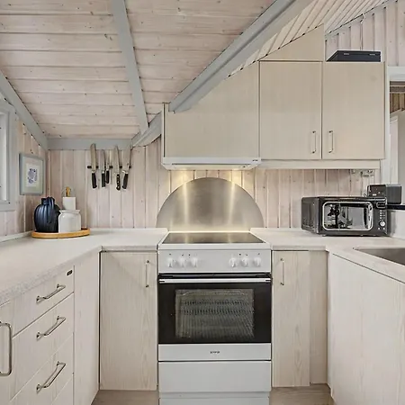 Aleksis - 900m From The Sea By Interhome Ferienhaus Bøtø By
