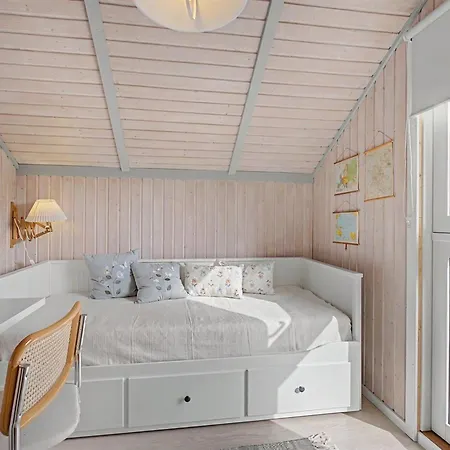 Aleksis - 900m From The Sea By Interhome Ferienhaus Bøtø By